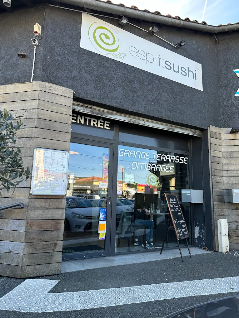 Devanture du restaurant Esprit Sushi à Brignoles